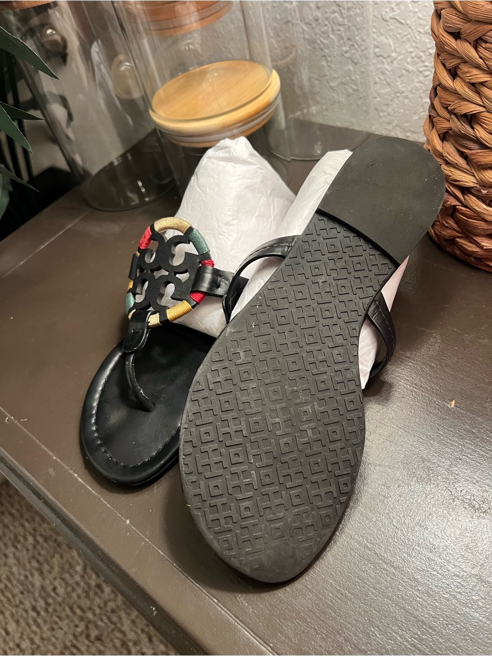 Tory Burch MILLER Black Multi GOLD RED GREEN Thong Sandals sz 7.5 - Picture 3 of 4